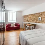 Stylish Studio Apartment Canal Saint-Martin