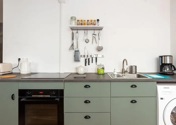 Stylish Studio Apartment Canal Saint-Martin